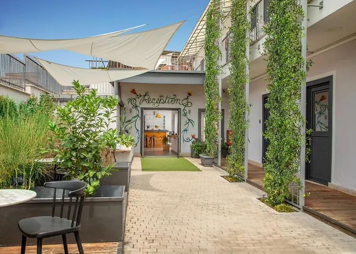 Urban Garden Hotel